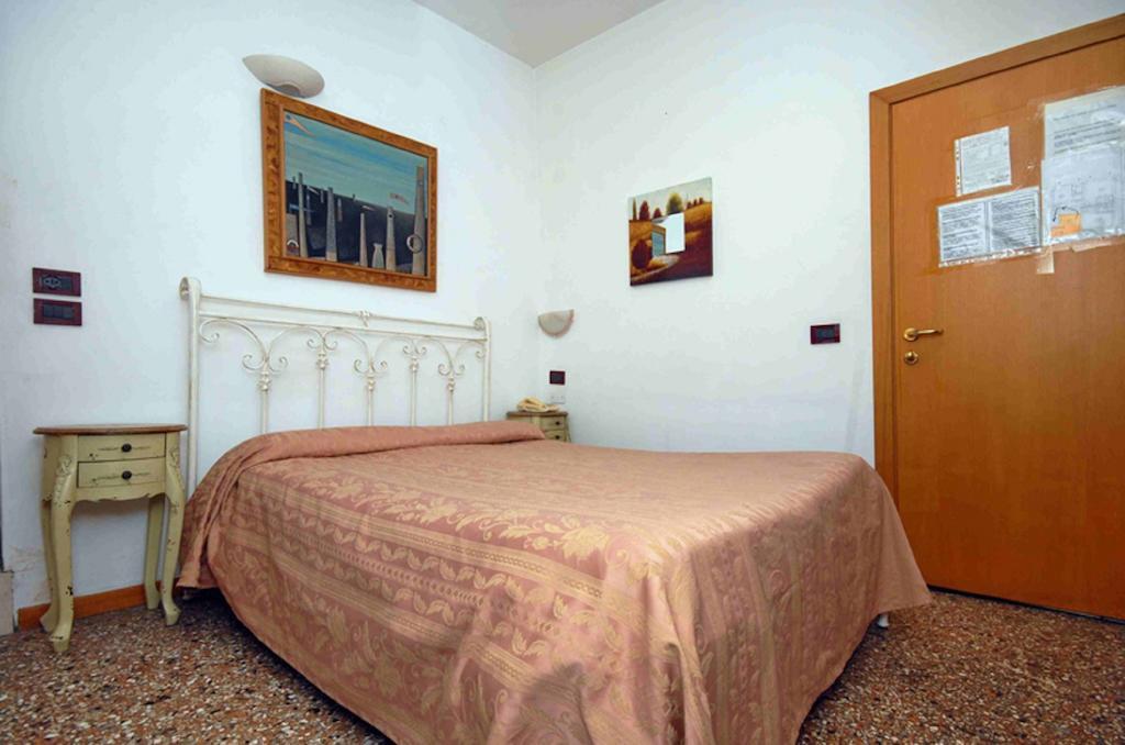 Hotel Antico Capon Veneţia Cameră foto